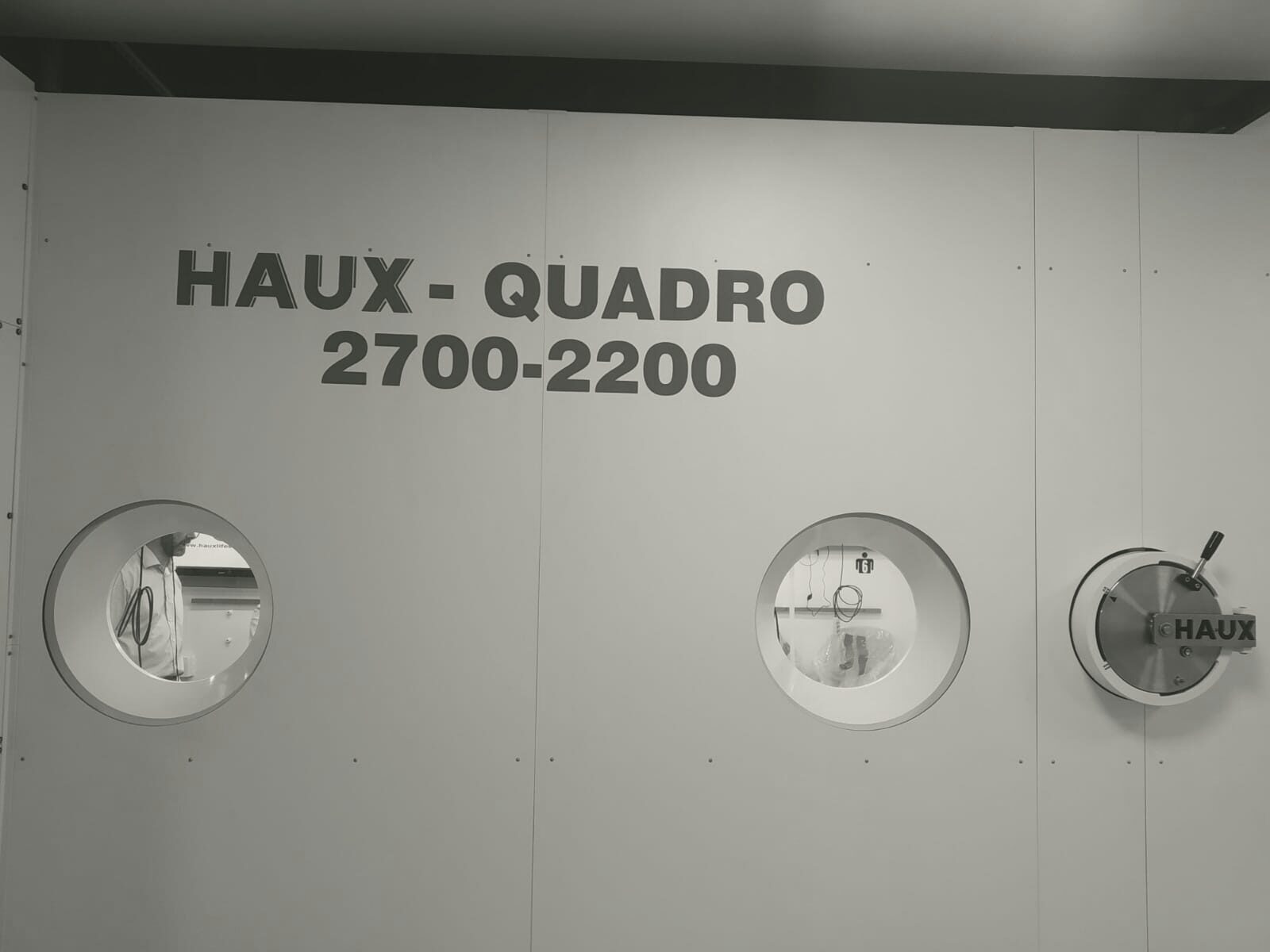 The HAUX Quadro chamber exterior with its control gauges
